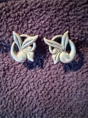 Vintage Sterling Silver Leaf Screw  Back Earrings